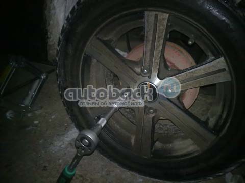 Замена и регулировка задних тормозных колодок на Ниссан Альмера Классик (Nissan Almera Classic)